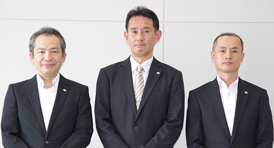 左から、鈴木さん、榎本さん、兼本さん